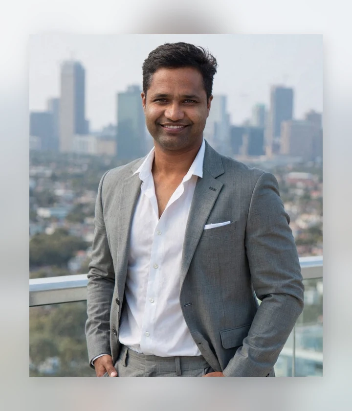 Headshot of Saravana Pat Bhava