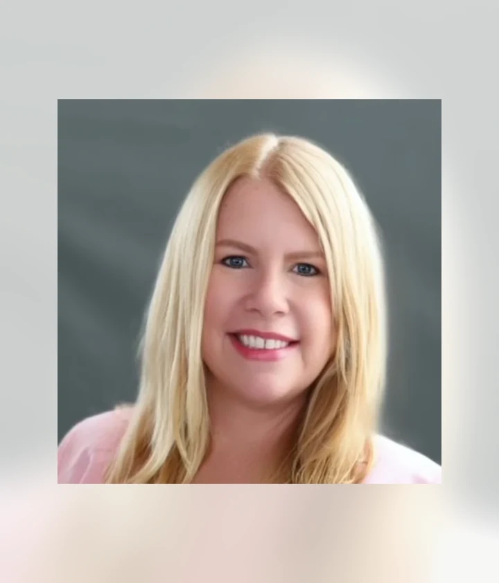 Headshot of Lynn Kroesen